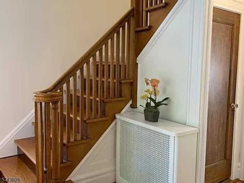 78 Montrose St ## 80 - Photo 6 of 12