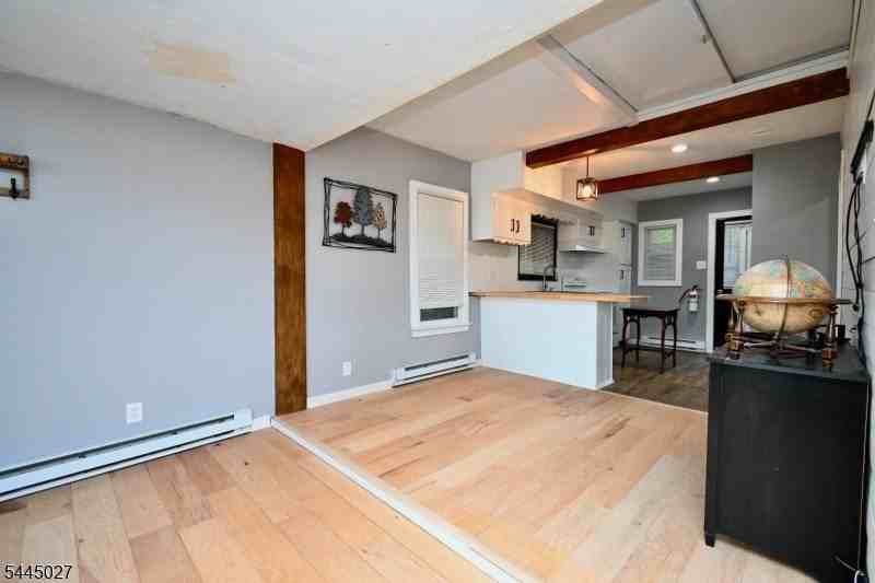 1 S Lakeside Ave #1B - Photo 2 of 13