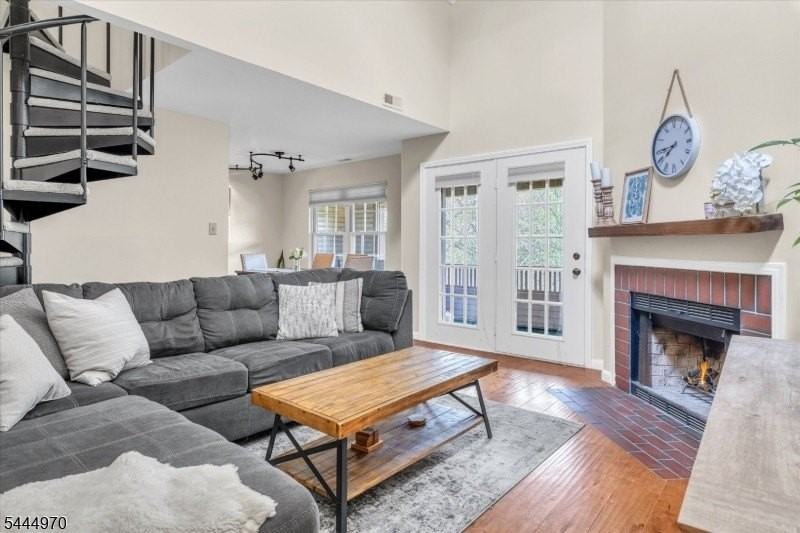 303 Tavistock - Photo 2 of 30