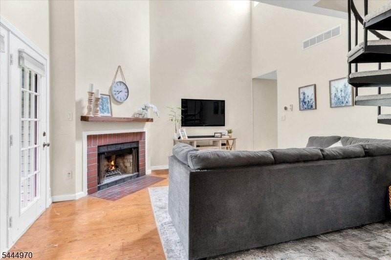 303 Tavistock - Photo 5 of 30