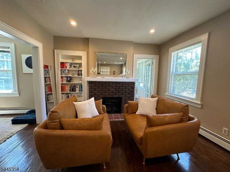43 Cypress St - Photo 4 of 14