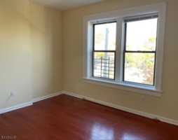 featured image of 276 Morris Ave #2
