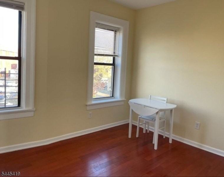 276 Morris Ave #2 - Photo 4 of 7