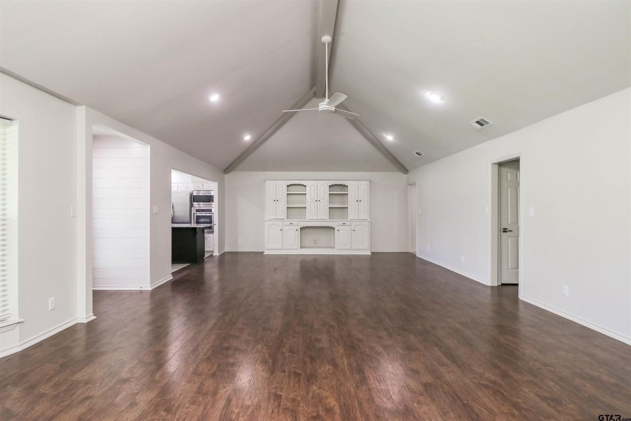 614 Woodland Hills Dr - Photo 4 of 28