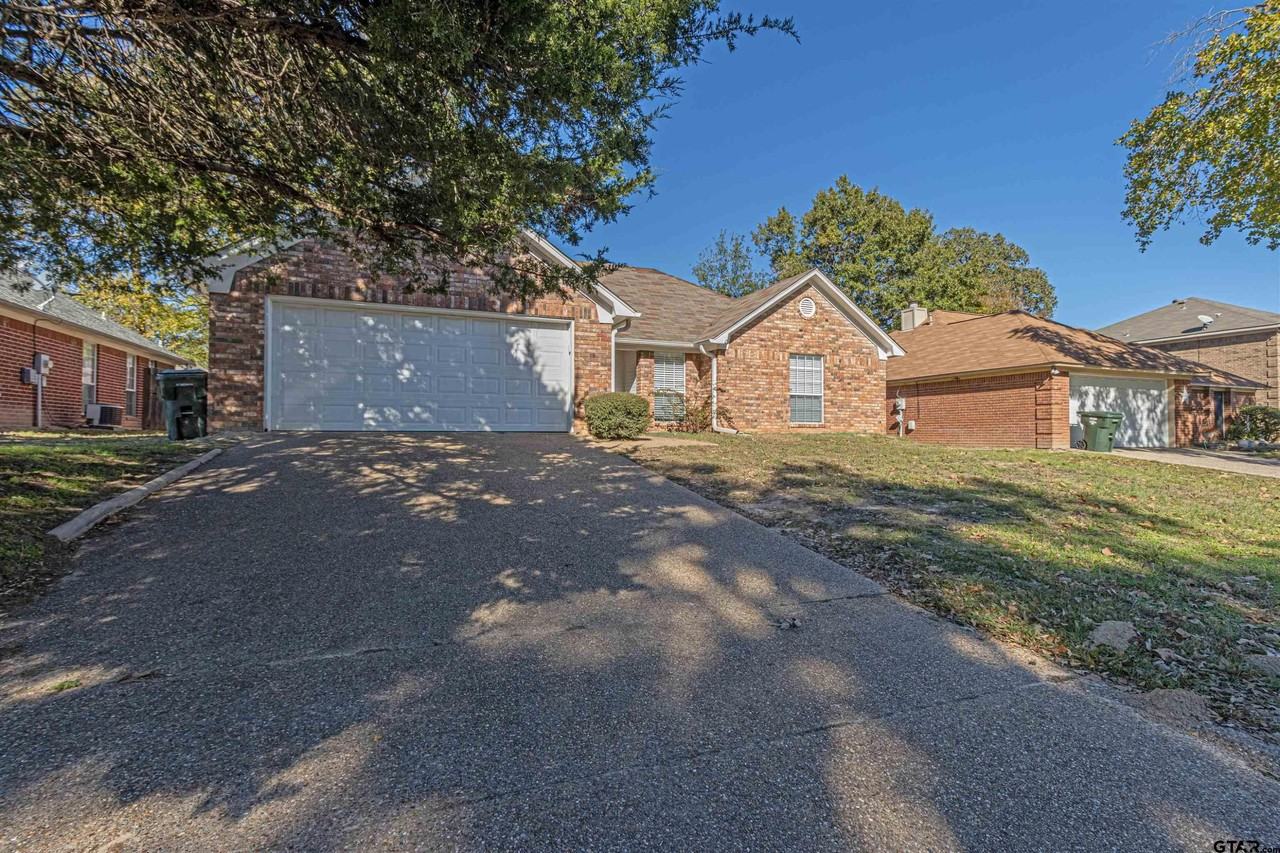 5605 Calais Dr - Photo 2 of 25