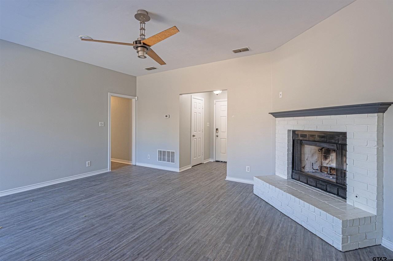 5605 Calais Dr - Photo 6 of 25