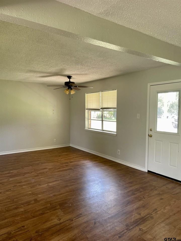 10025 Quail Run Rd - Photo 5 of 14