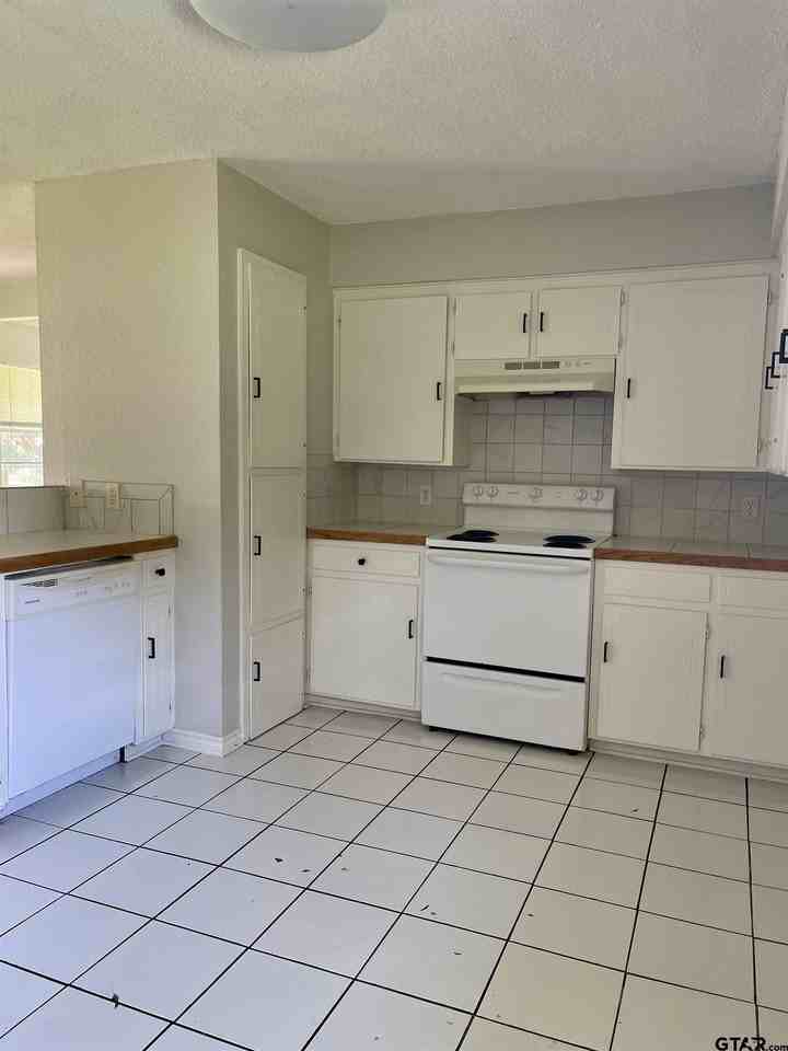 10025 Quail Run Rd - Photo 6 of 14