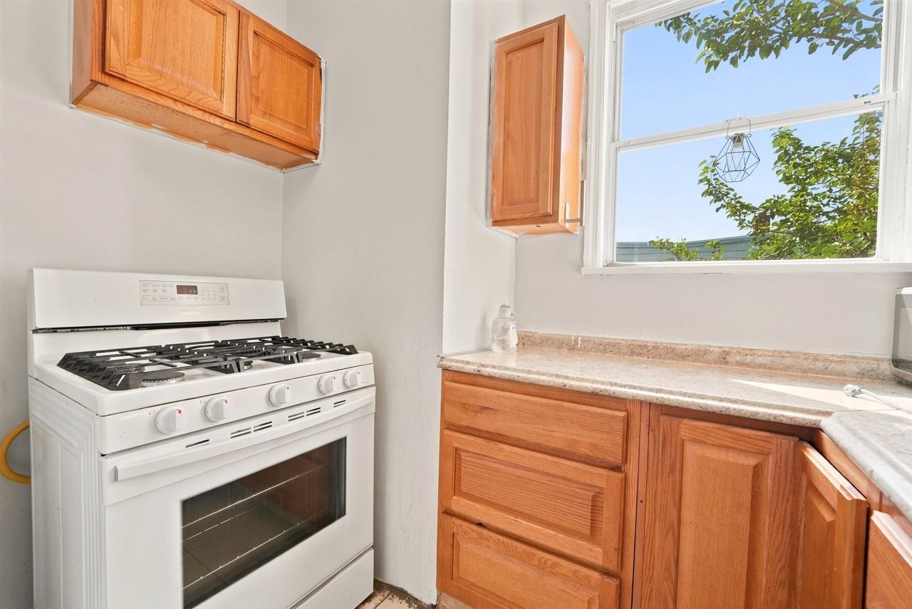 25 W 19th St #2 - Photo 5 of 14