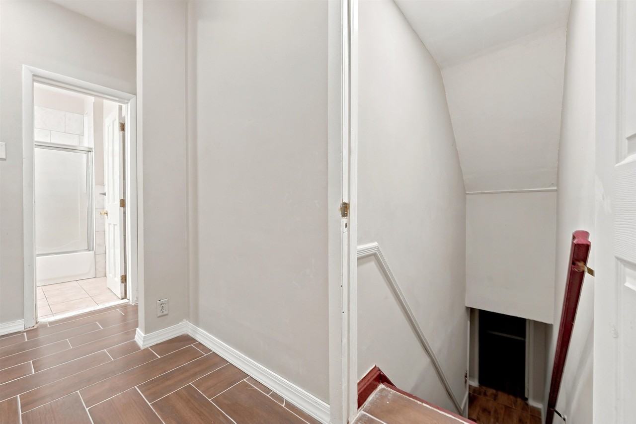 212 Avenue B #1 - Photo 4 of 23