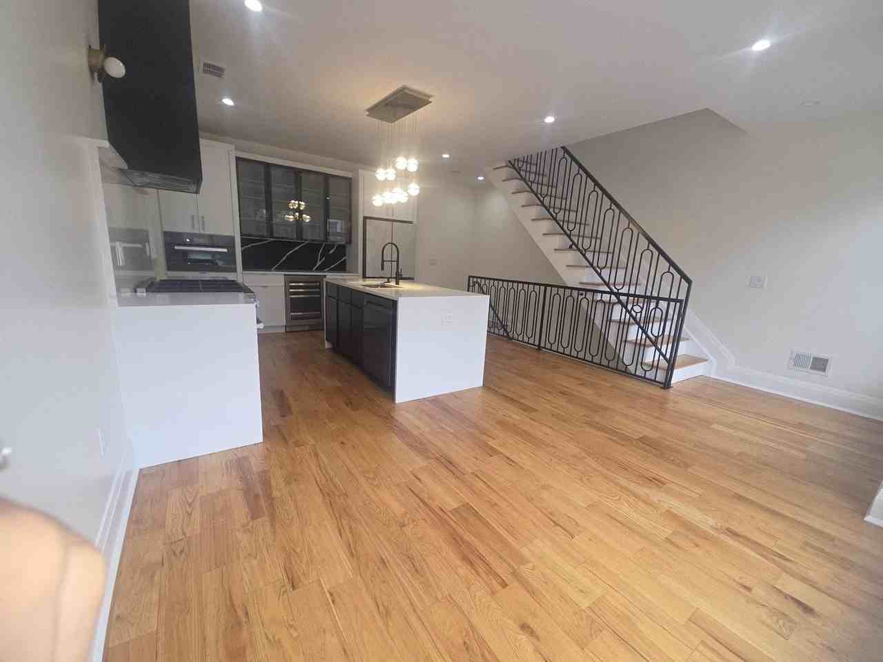 191 Terrace Ave #2 - Photo 4 of 22