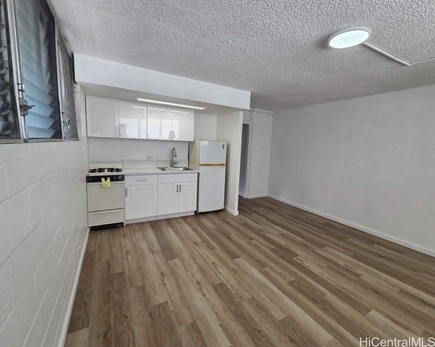 426 Namahana St #501 - Photo 2 of 7