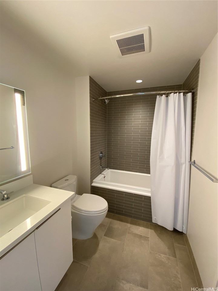 1001 Queen St #1710 - Photo 7 of 19