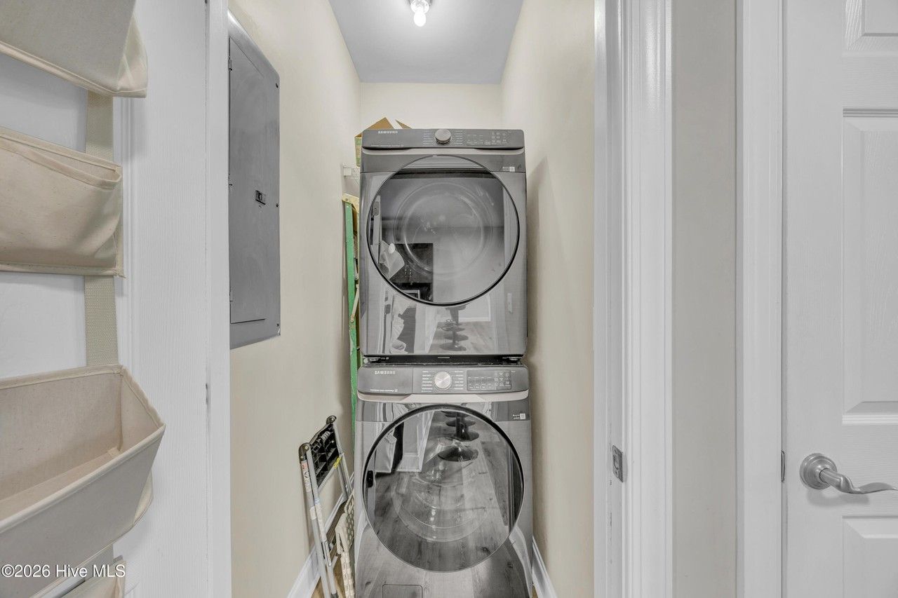 3234 Belmont Cir - Photo 7 of 23