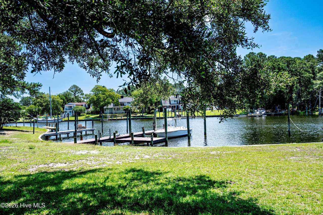 5722 Gondolier Dr - Photo 7 of 23