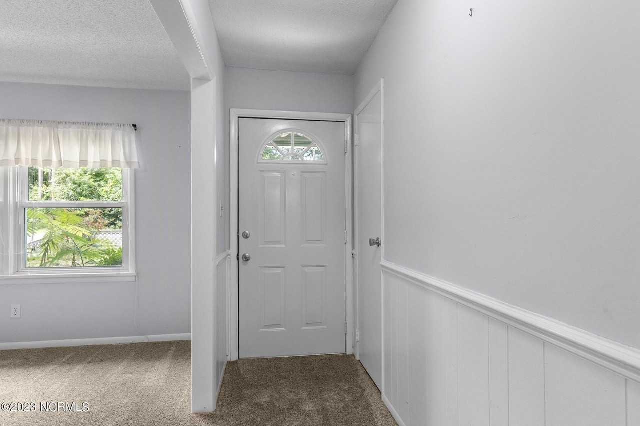 4303 Country Club Rd - Photo 5 of 46