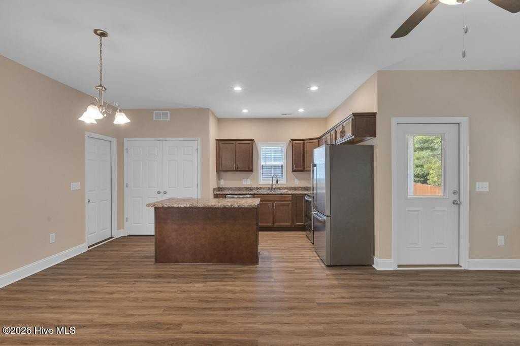 148 Broadleaf Dr - Photo 6 of 24