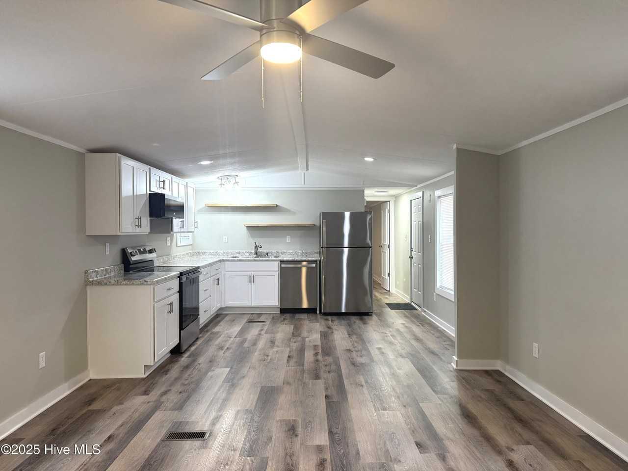 198 Trout St - Photo 4 of 23