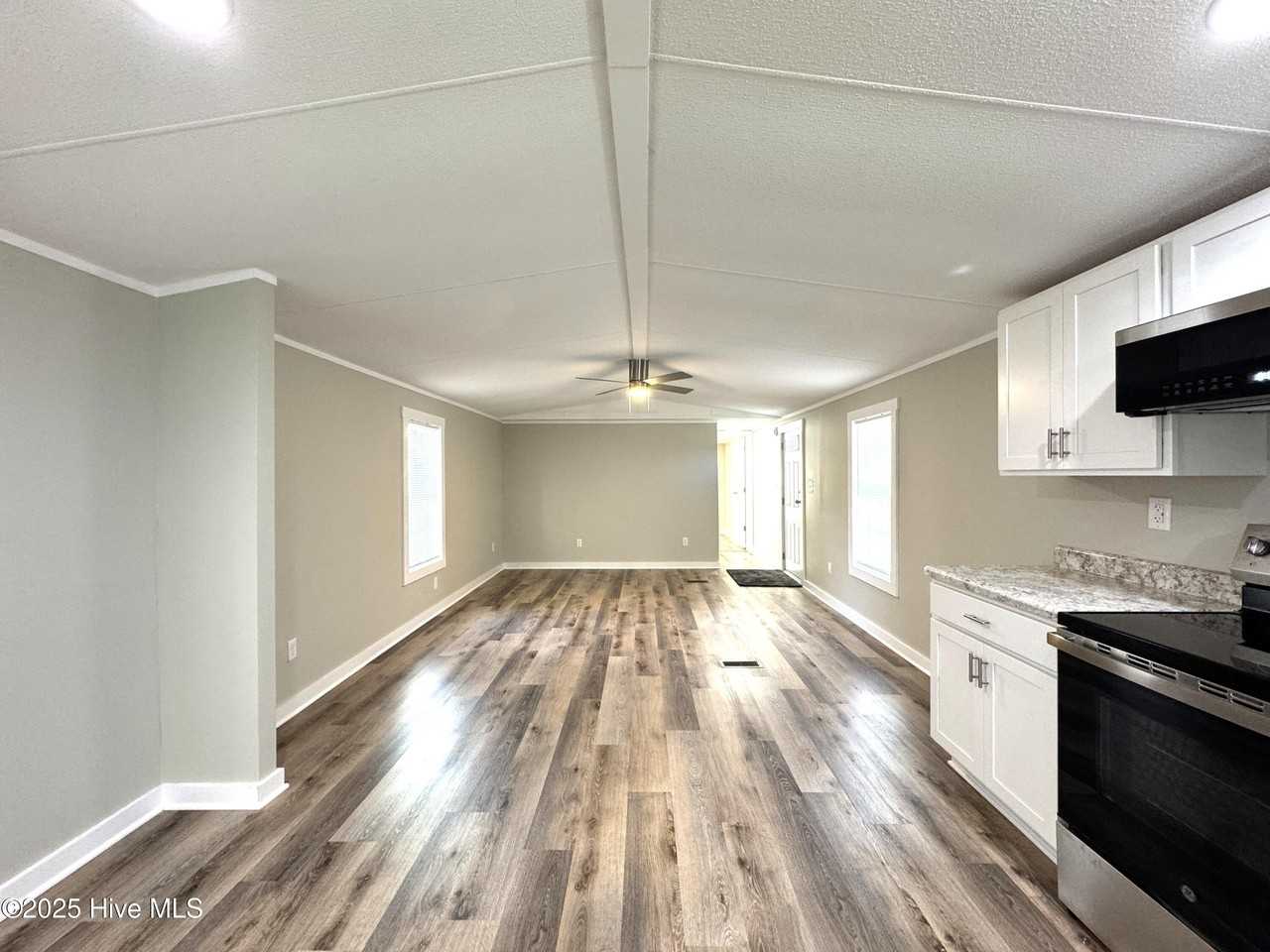 198 Trout St - Photo 7 of 23