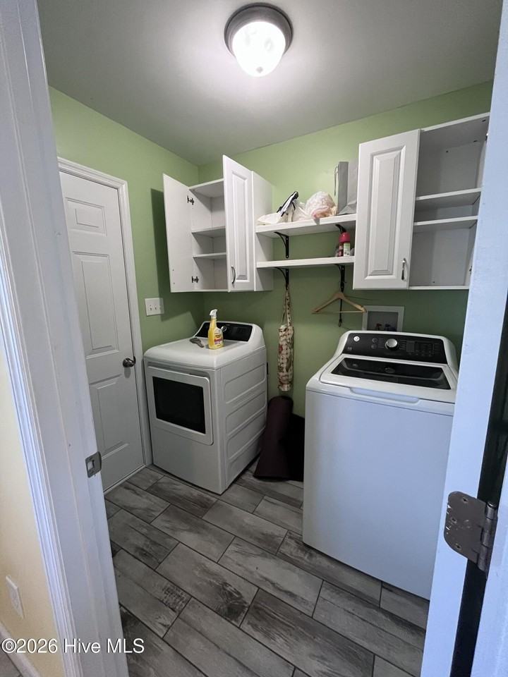700 Wickford Pl - Photo 4 of 34