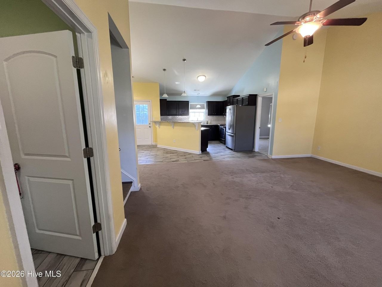 700 Wickford Pl - Photo 5 of 34
