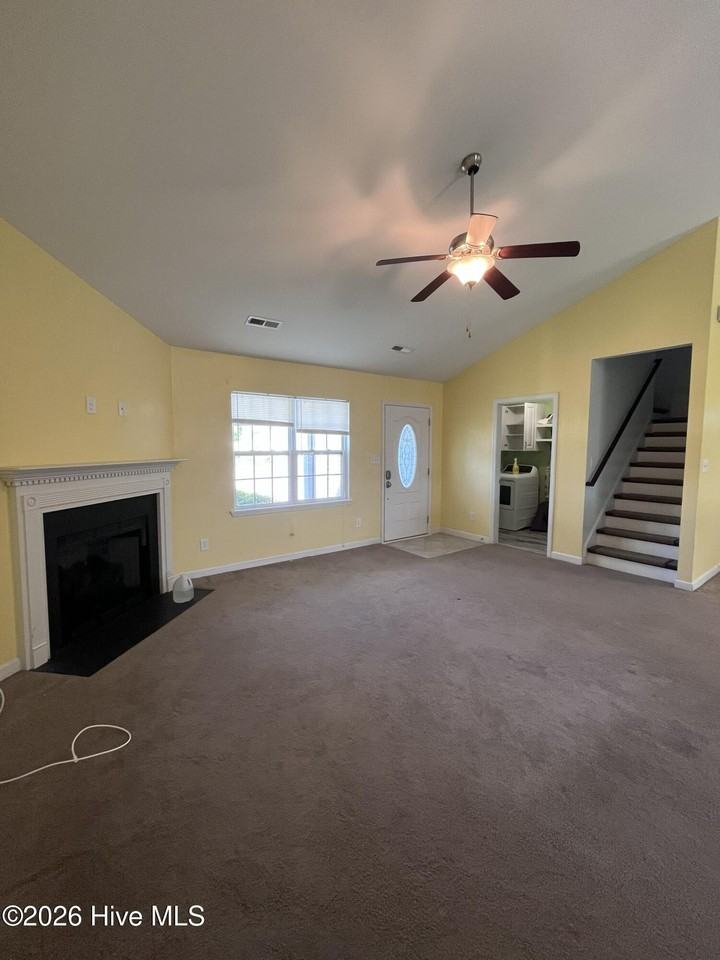 700 Wickford Pl - Photo 6 of 34