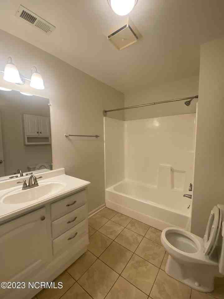 251 Cordell Cir - Photo 2 of 8