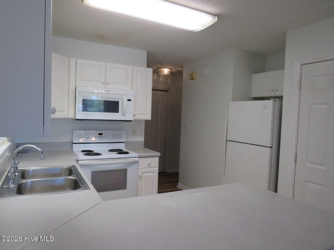 208 Stroud St - Photo 6 of 15