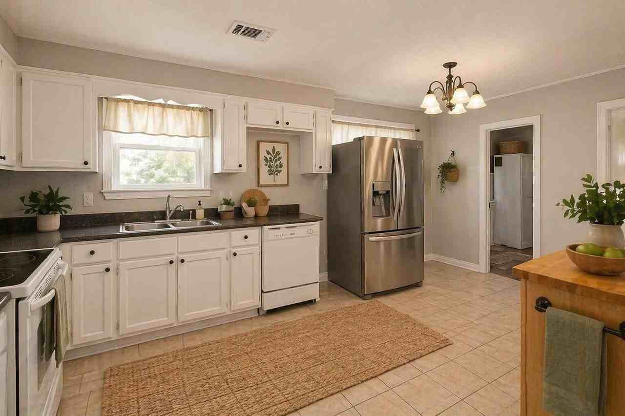 350 Westmont Dr - Photo 5 of 20