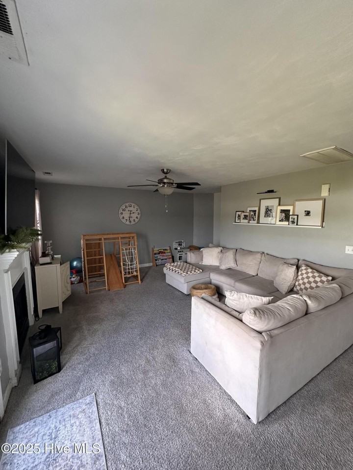 104 Whitetail Ct - Photo 4 of 20