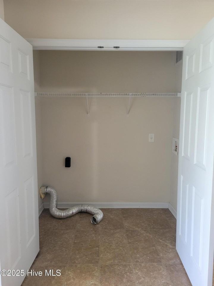 1002 Ornate Dr - Photo 4 of 9