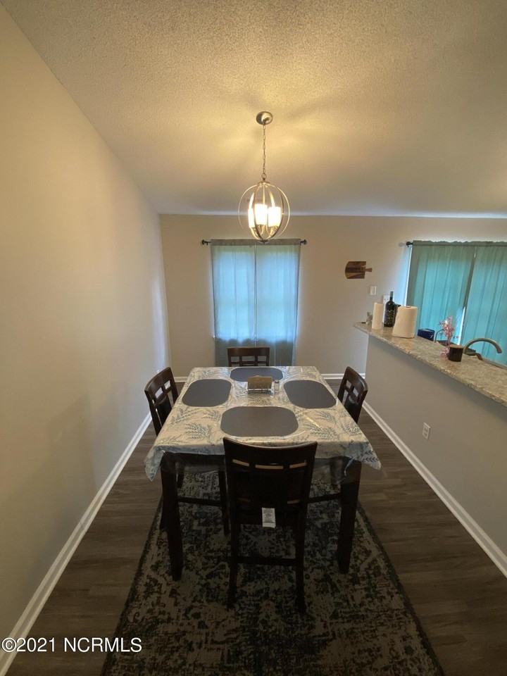 111 Howell Dr - Photo 5 of 11