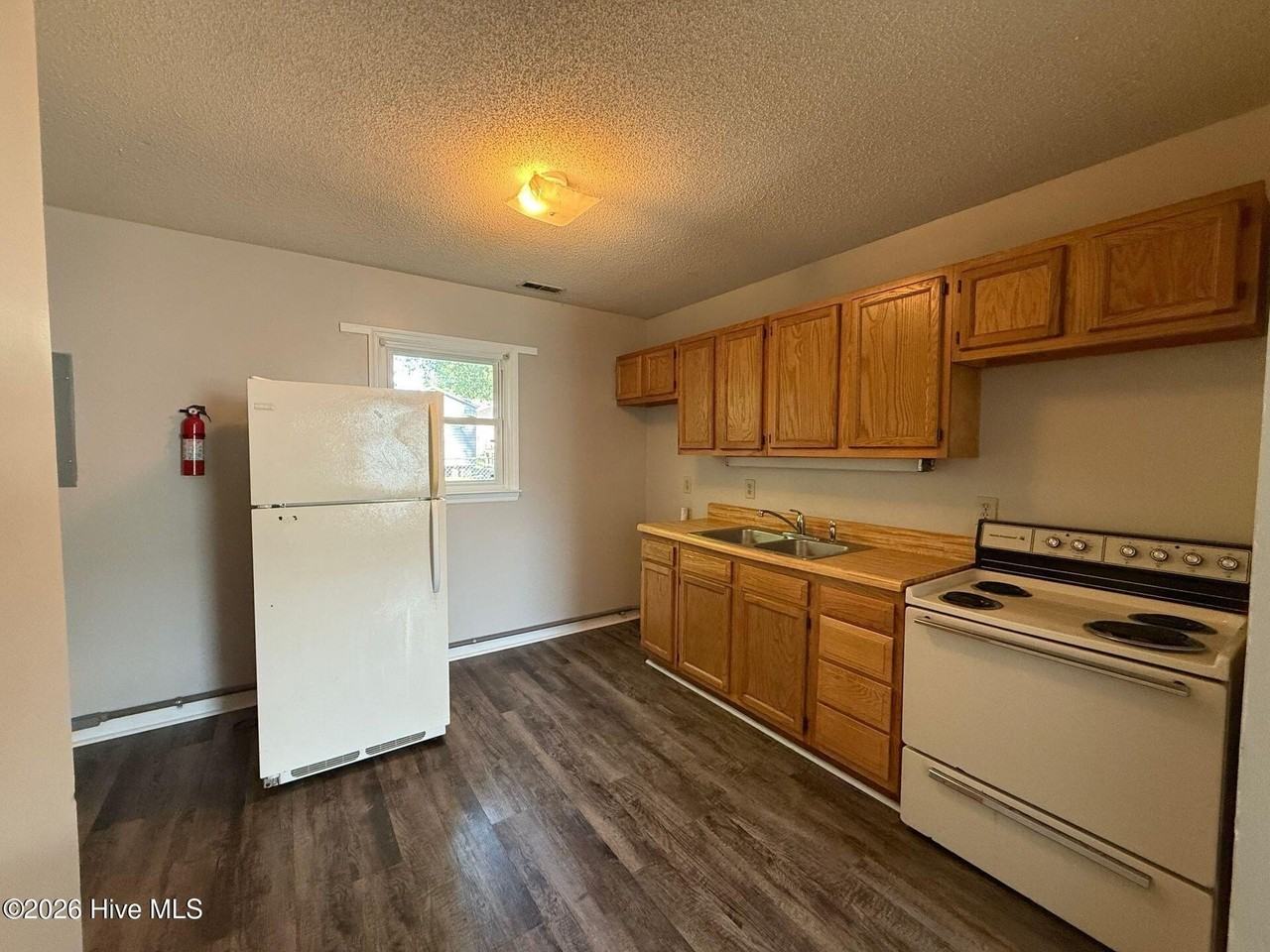 2310 Indian Dr #13 - Photo 2 of 6