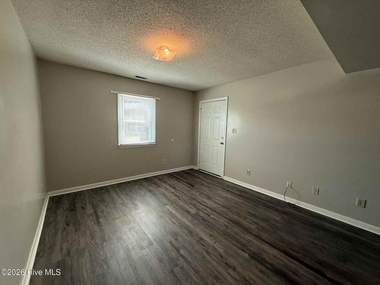 2310 Indian Dr #13 - Photo 3 of 6