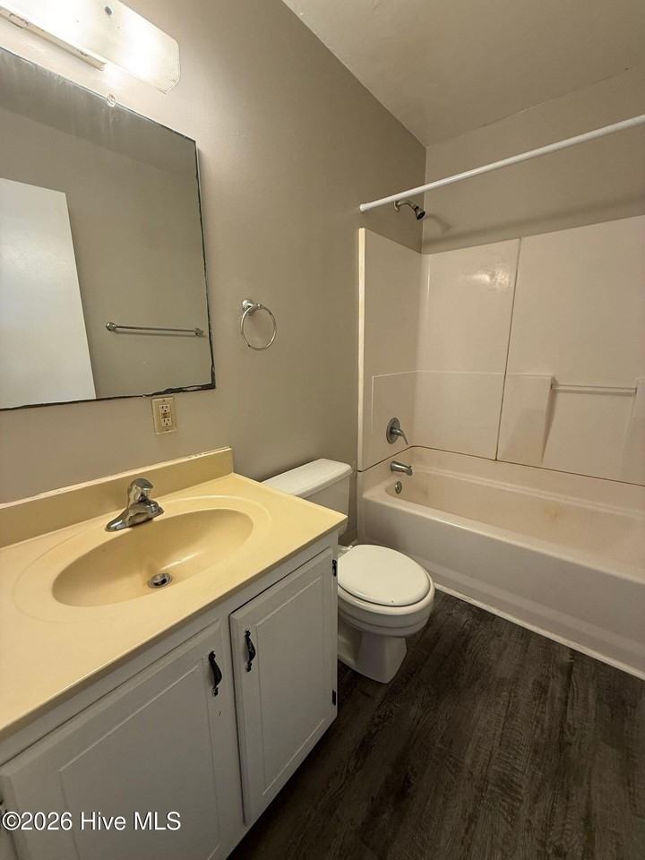 2310 Indian Dr #13 - Photo 5 of 6