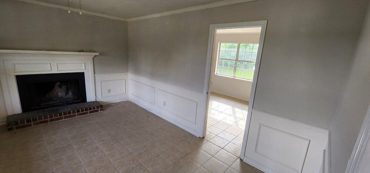 2615 Claymont Rd - Photo 2 of 10
