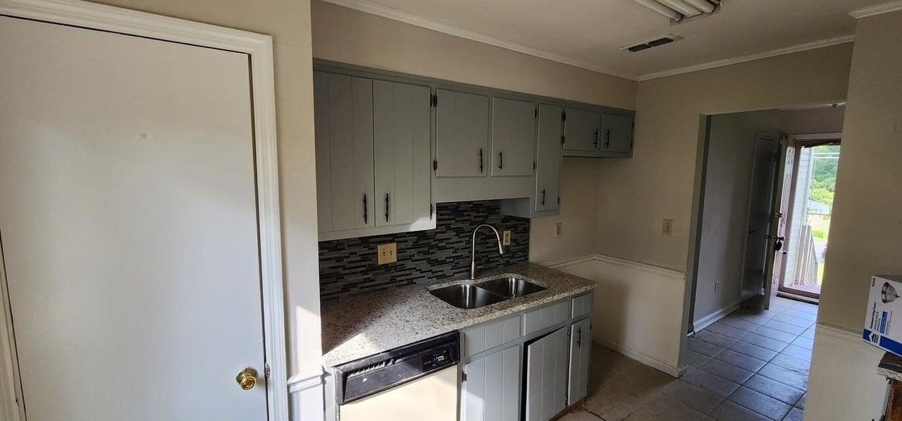 2615 Claymont Rd - Photo 4 of 10