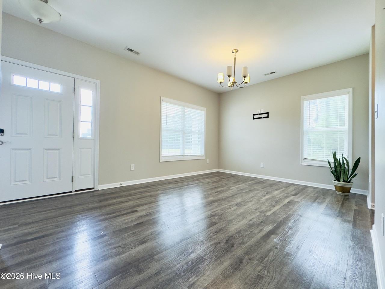 306 Independence Blvd - Photo 6 of 31