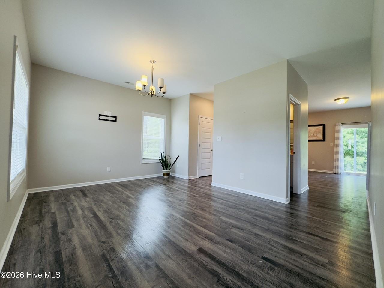 306 Independence Blvd - Photo 7 of 31