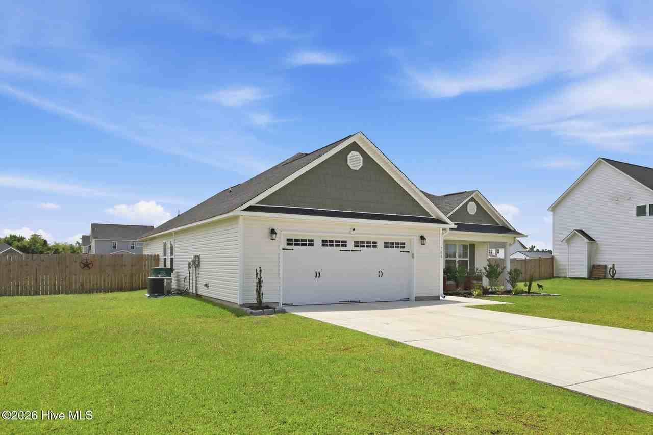 708 Puppy Drum Ln - Photo 3 of 36