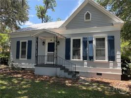featured image of 504 N Maple St