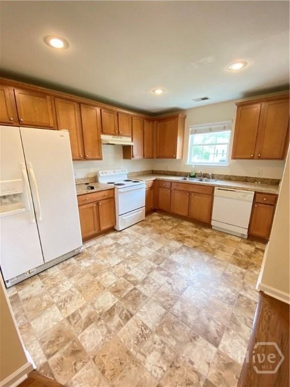30 Twin Oaks Pl - Photo 3 of 14