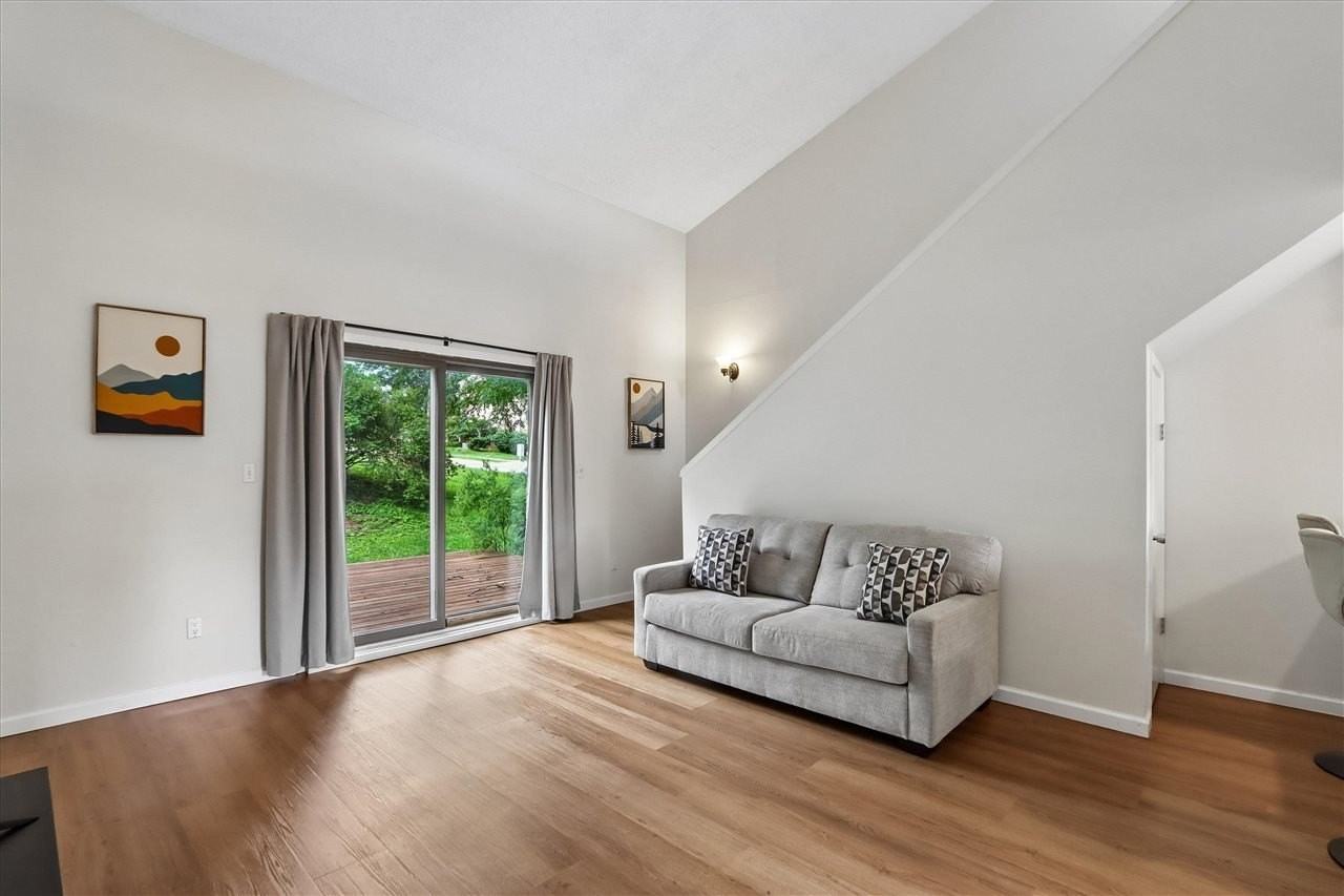 341 Samoa Dr - Photo 3 of 15
