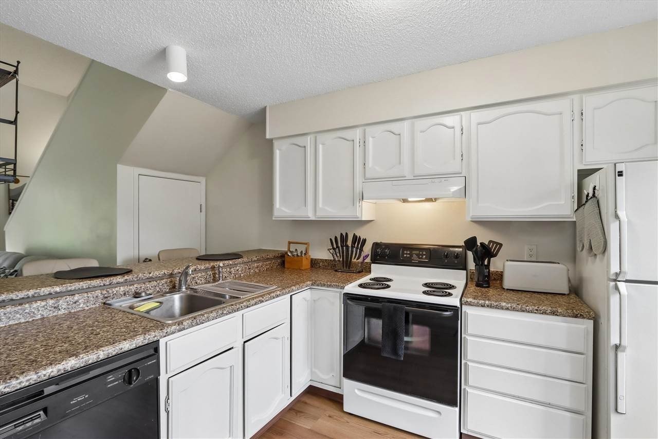341 Samoa Dr - Photo 5 of 15