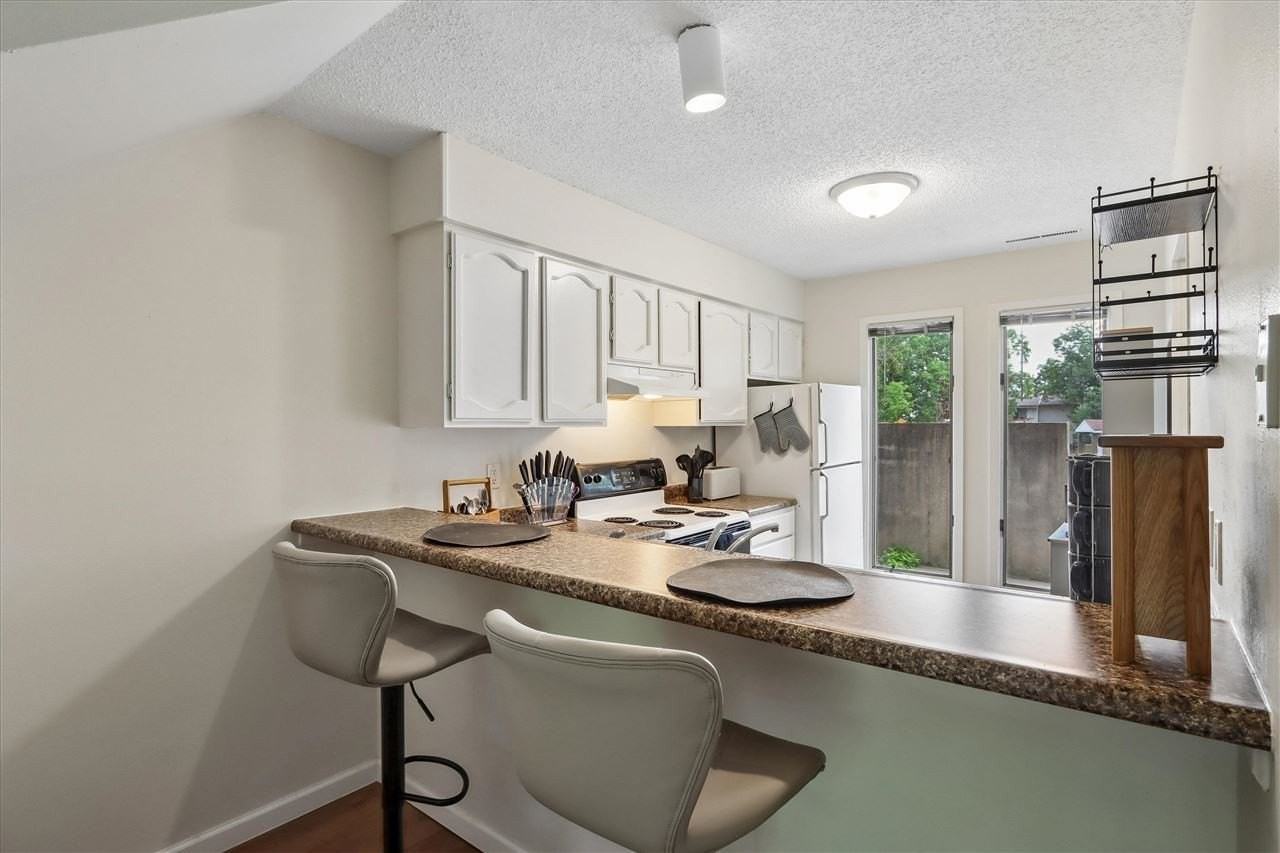 341 Samoa Dr - Photo 6 of 15