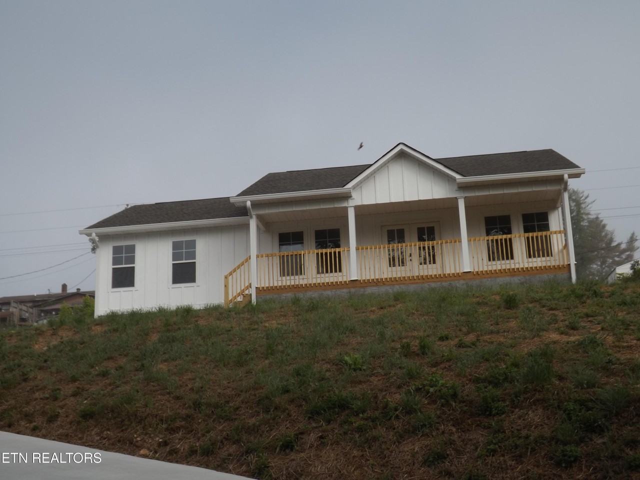328 Wilson Hurst St - Photo 3 of 34