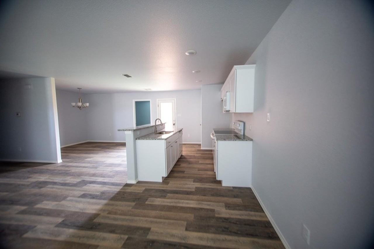 1014 Helena Ave - Photo 3 of 9