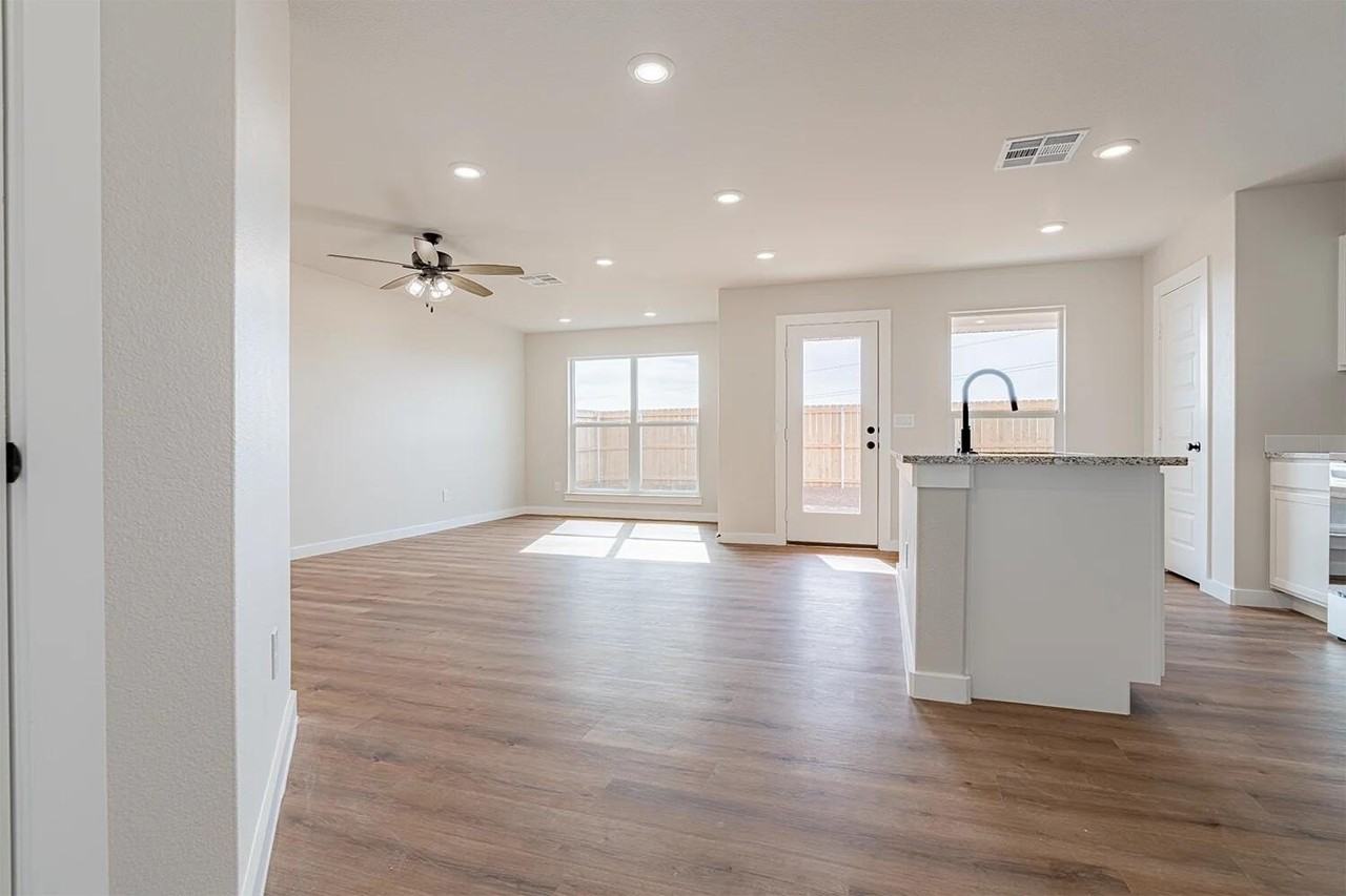 3521 Turner Ave - Photo 2 of 7