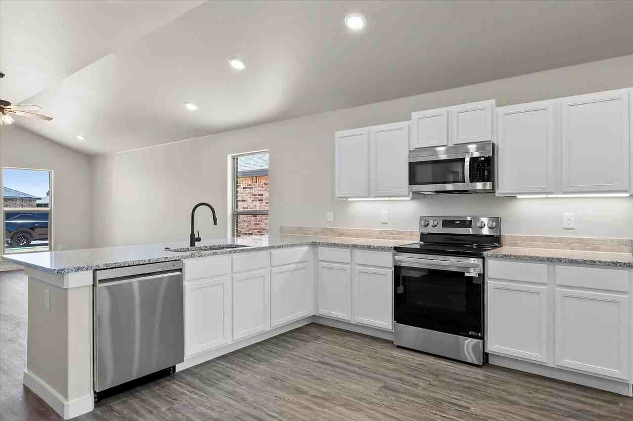 3520 Turner Ave - Photo 4 of 9