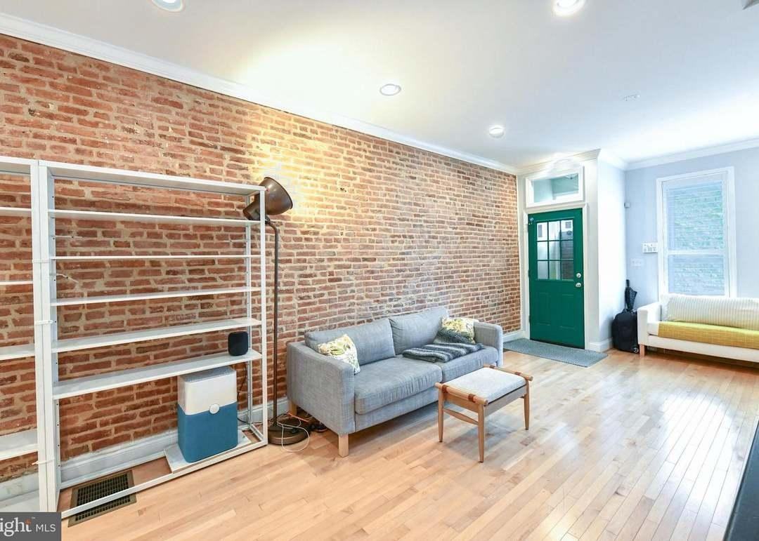 N Bond St - Photo 4 of 14